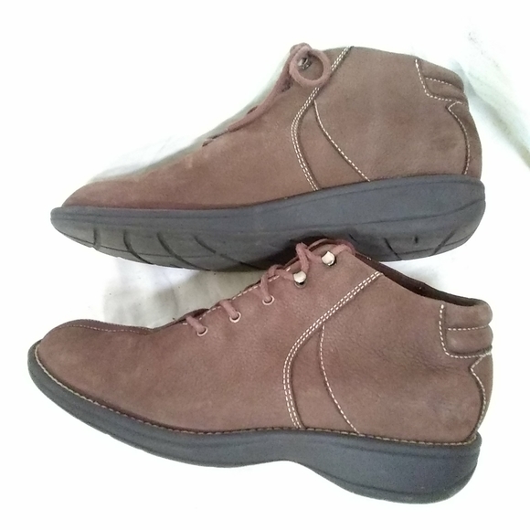 White Mountain Women's Size 8.5M Brown Suede Ankle Boots Booties - Picture 1 of 4